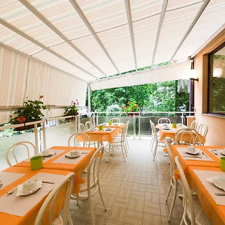 Garisenda Hotel 3*